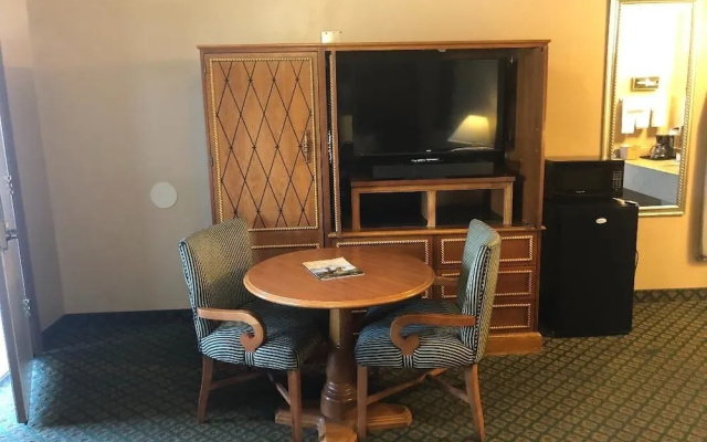 Rodeway Inn & Suites