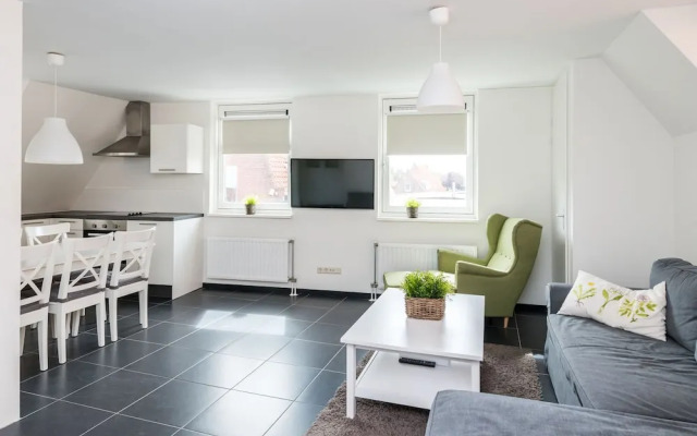 Lovely Holiday Home in Ouddorp Near Lake