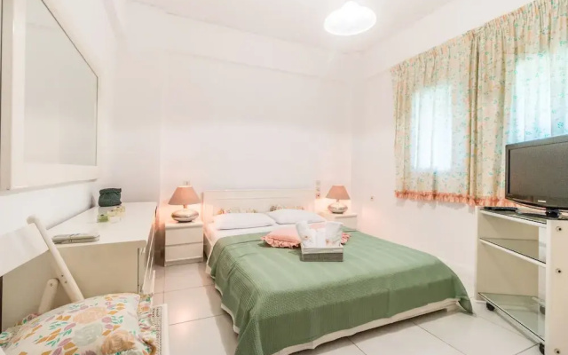 Agios Ioannis Luxurious Beachfront Apt