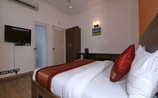 OYO 13051 Hotel Gurgaon Palace