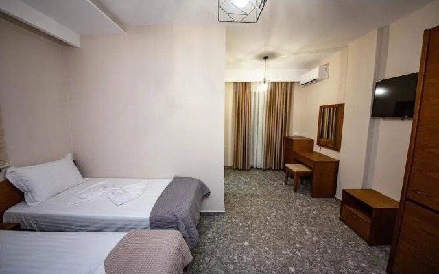 Hotel Center
