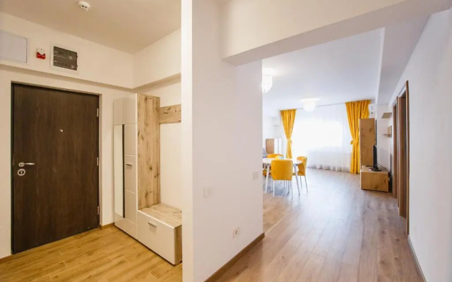 Spacious & Bright 2 bedroom Central Apartment