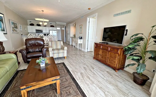 Regency Isle 704