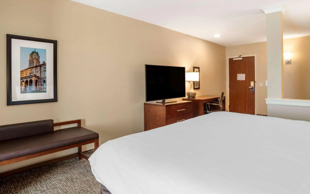 Comfort Inn & Suites Harrisonburg