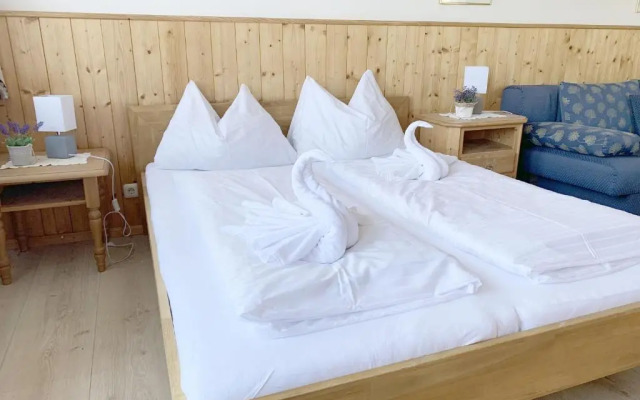 Family-friendly Deluxe Studio Apartment-TOP18