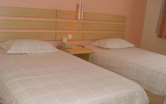 Hanting Hotel Jinan Quancheng Square Chaoshan Street