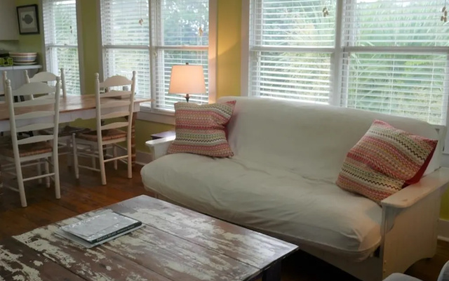 Plum Crazy Up - 2 Br Townhouse
