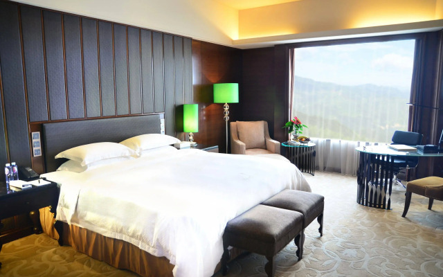Malachite Hotel