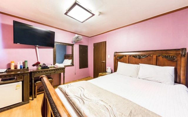 Yeongdeungpo Market Max Motel
