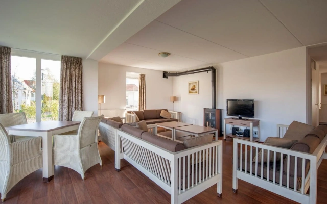 Stately Villa near Grevelingen Lake