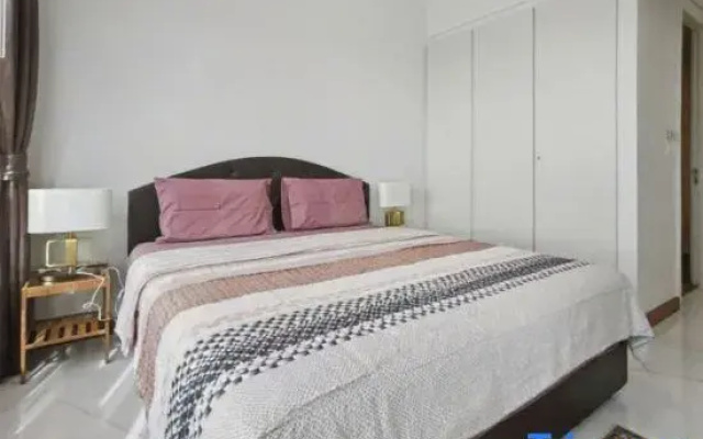 Luxury Large One Bedroom Seaview Serviced Apartment at Wongamat, Pattaya