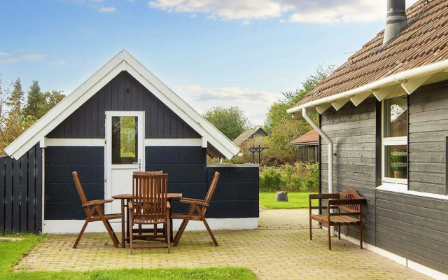 6 Person Holiday Home in Vemb