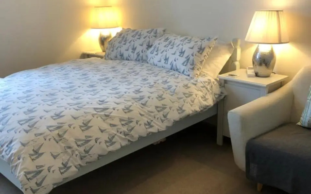 Puffin. Comfortable Annexe Central Falmouth (Adults Only)