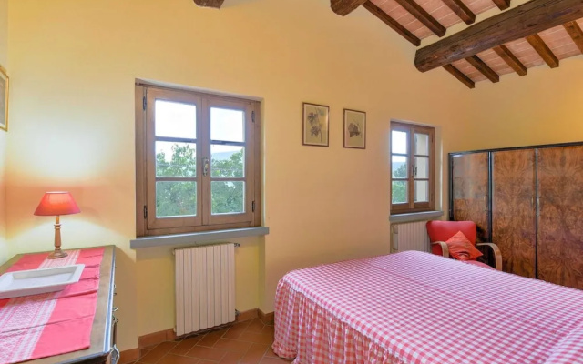 Scenic Stay in Restored Retreat