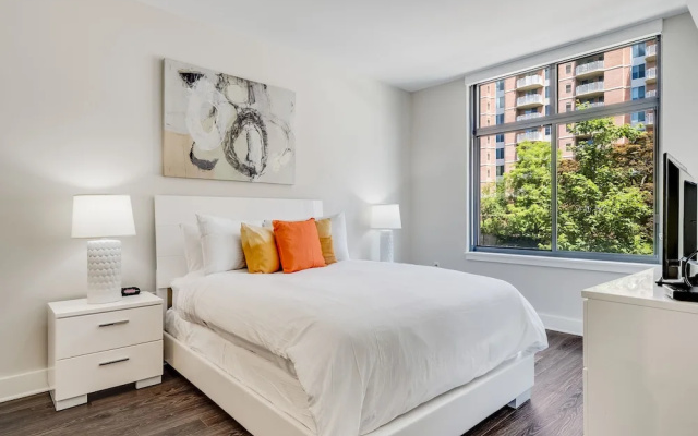 Global Luxury Suites at Bethesda Metro