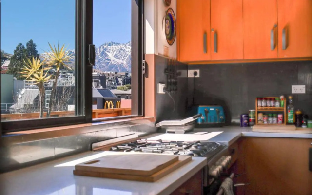 Adventure Queenstown Hostel  Chalet