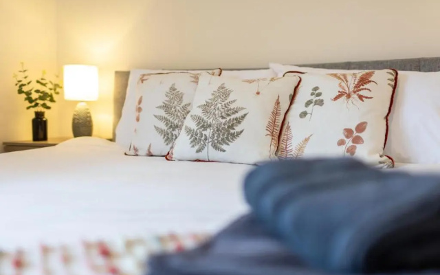 Adrian House, Near Hospital, Easy Parking + Garden