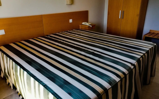 Travel Hotel