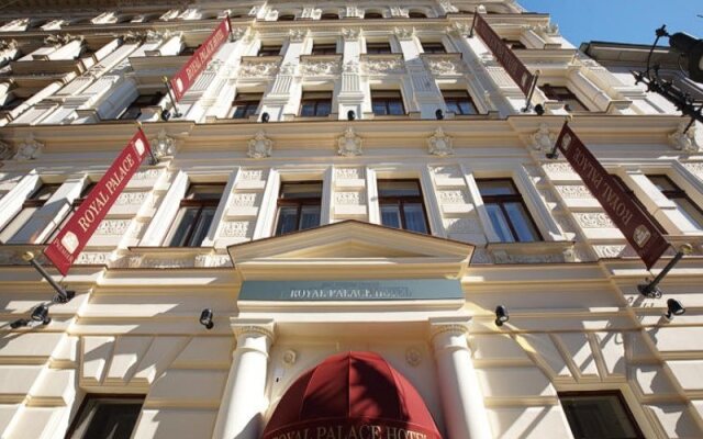 Отель Luxury Family Royal Palace Прага вид на фасад