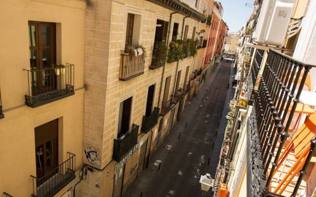 Отель New Offer La Latina Madrid Мадрид вид на фасад