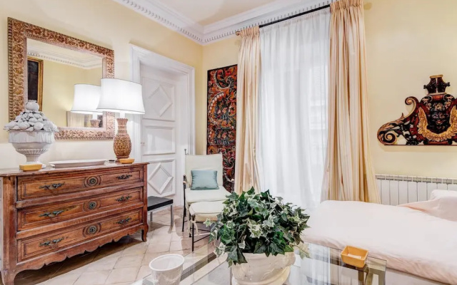 RSH Augustus Luxury Apartment