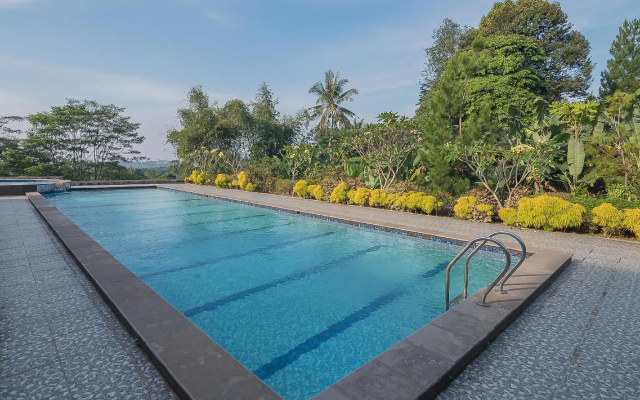 RedDoorz Premium @ Fafa Hills Resort Puncak