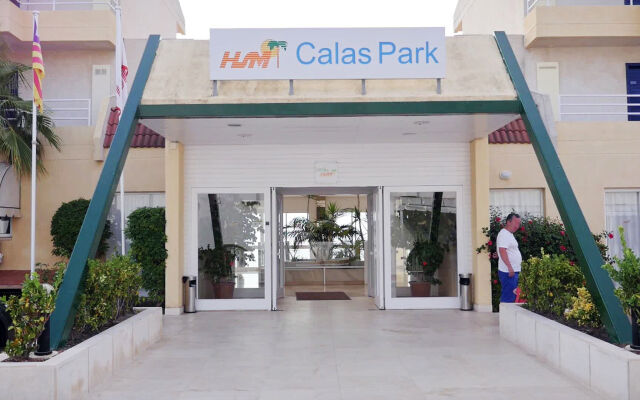 Отель Apartamentos HSM Calas Park - All Inclusive вид на фасад