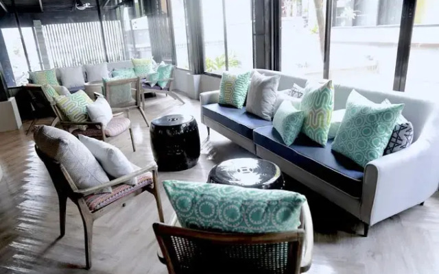 Ang Mor Lao Hotel