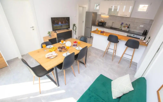 Luxury Old Town Apartment I&I