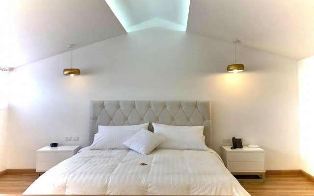 Adamas House Hotel
