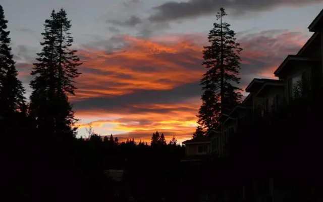 Kokanee Lodge