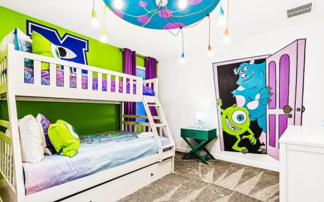 Themed Rooms & Pool in Storey Lake Resort