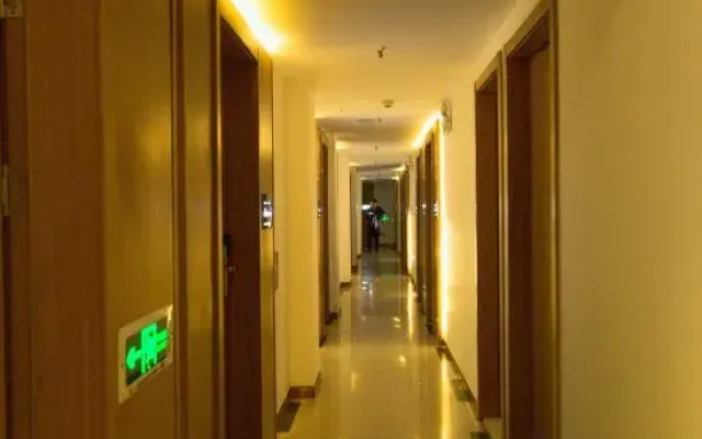 Xiangru Chain Hotel (Shanghai Caogen