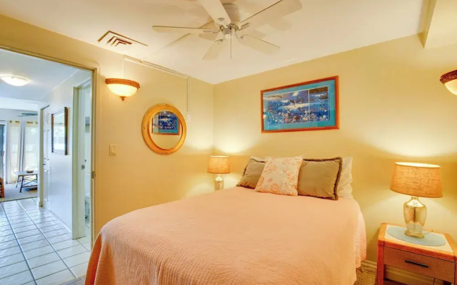 Centrally Located Kailua-kona Condo w/ Lanai!