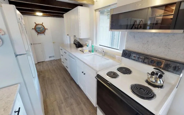 Woodley Beach House