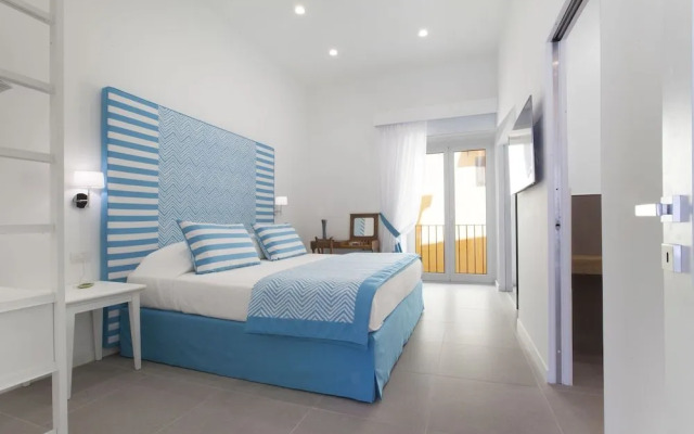 Blue Suite Sorrento Tasso Square