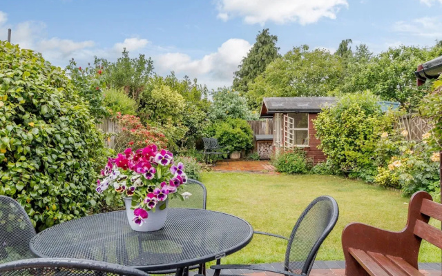 Hollyhedge Cottage