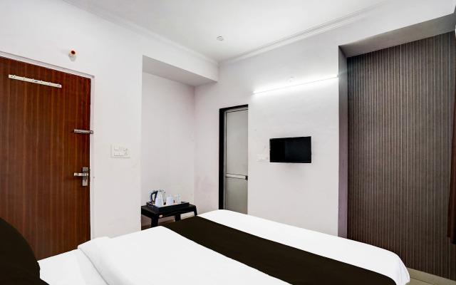 OYO JAI1273 Rayal Inn