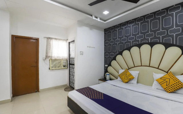 Hotel Sahara Palace