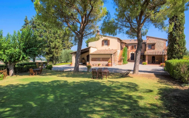 Apartment in Castelfiorentino With Pool
