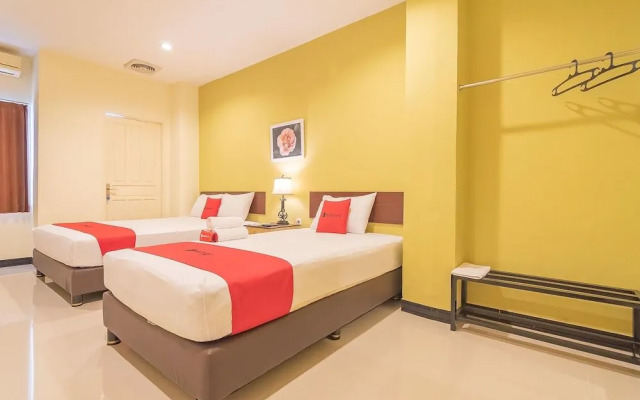 RedDoorz @ H. Agus Salim Street