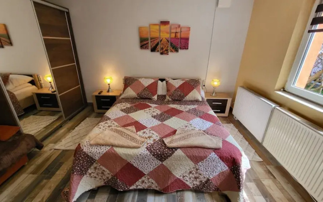 Liget Nyaralóház és Apartman Liget