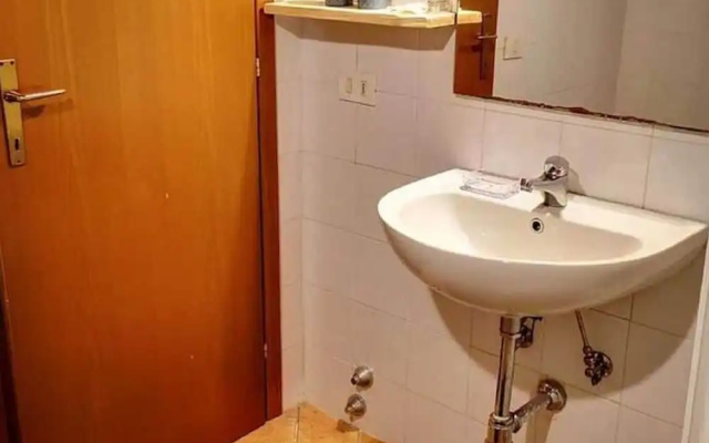 Snug Apartment in Casole D'elsa With Garden