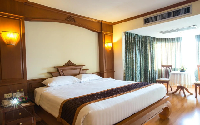 Отель Furama Chiang Mai