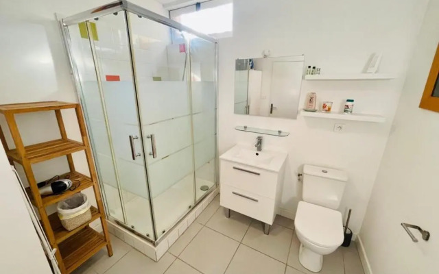 Furnished Studio in A Quiet Authentic Area Near All Amenities