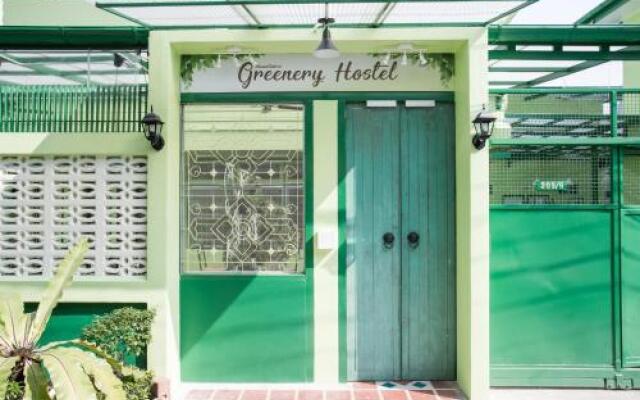 Greenery Hostel вид на фасад