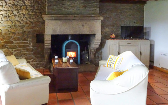 Terraced House, St Meloir des Ondes