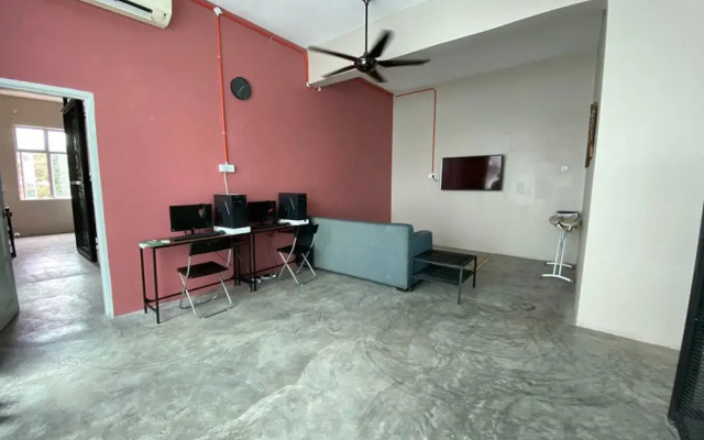 DWJ Backpacker Hostel