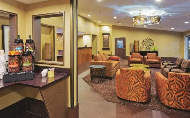 La Quinta Inn And Suites Las Vegas Tropicana