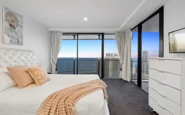 Cavill Avenue Private Apartments